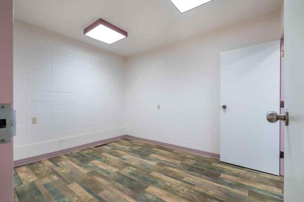 MLS® A2261241 - Unit #Suite D 6209 44 Street  in Parkview Estates Lloydminster, Commercial