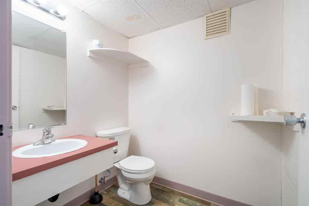 MLS® A2261241 - Unit #Suite D 6209 44 Street  in Parkview Estates Lloydminster, Commercial