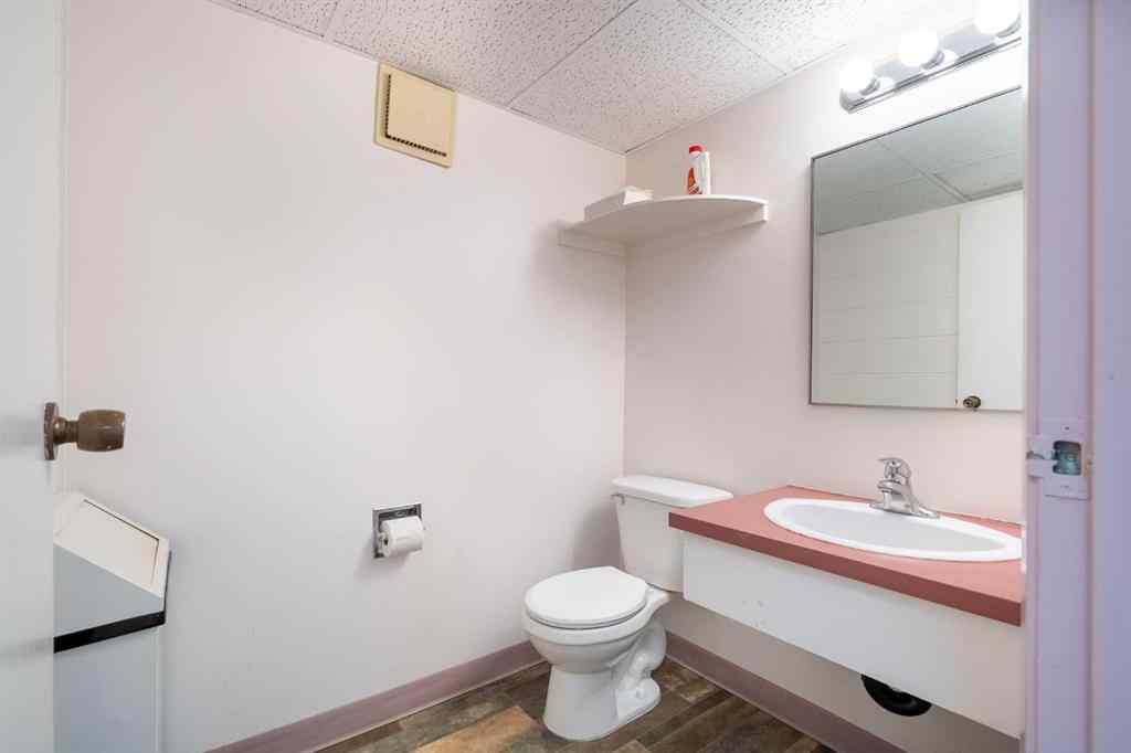 MLS® A2261241 - Unit #Suite D 6209 44 Street  in Parkview Estates Lloydminster, Commercial