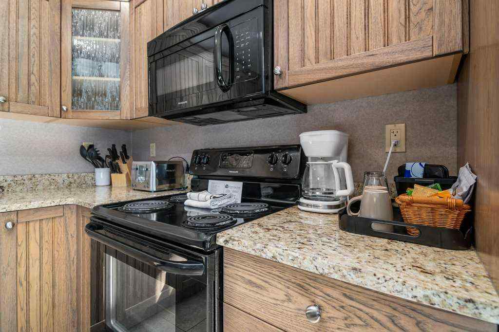 MLS® A2261243 - Unit #604 & 605 401 4 Street  in Elkwater Rural Cypress County, Residential