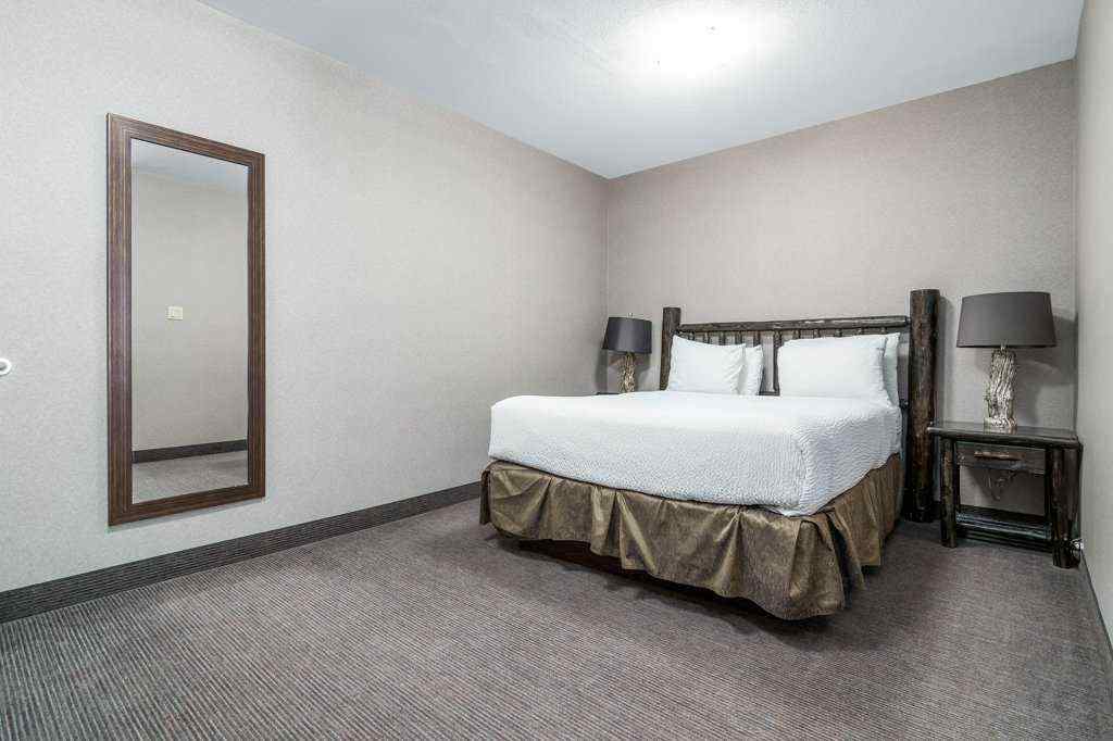 MLS® A2261243 - Unit #604 & 605 401 4 Street  in Elkwater Rural Cypress County, Residential