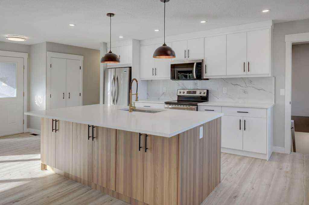 MLS® A2261256 - 462 Summerwood Place SE in Summerhill Airdrie, Residential