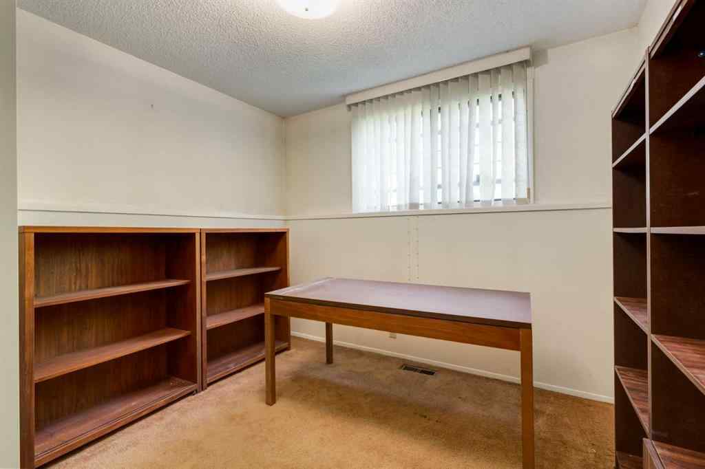 MLS® A2261278 - 300 Edgehill Drive NW in Edgemont Calgary, Residential