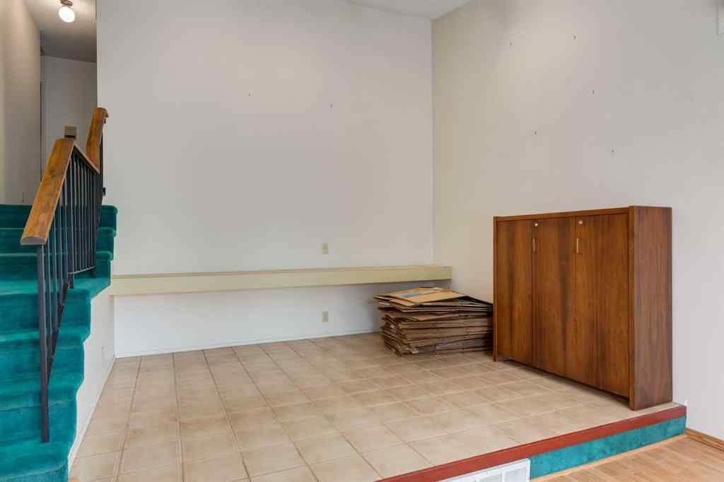 MLS® A2261278 - 300 Edgehill Drive NW in Edgemont Calgary, Residential