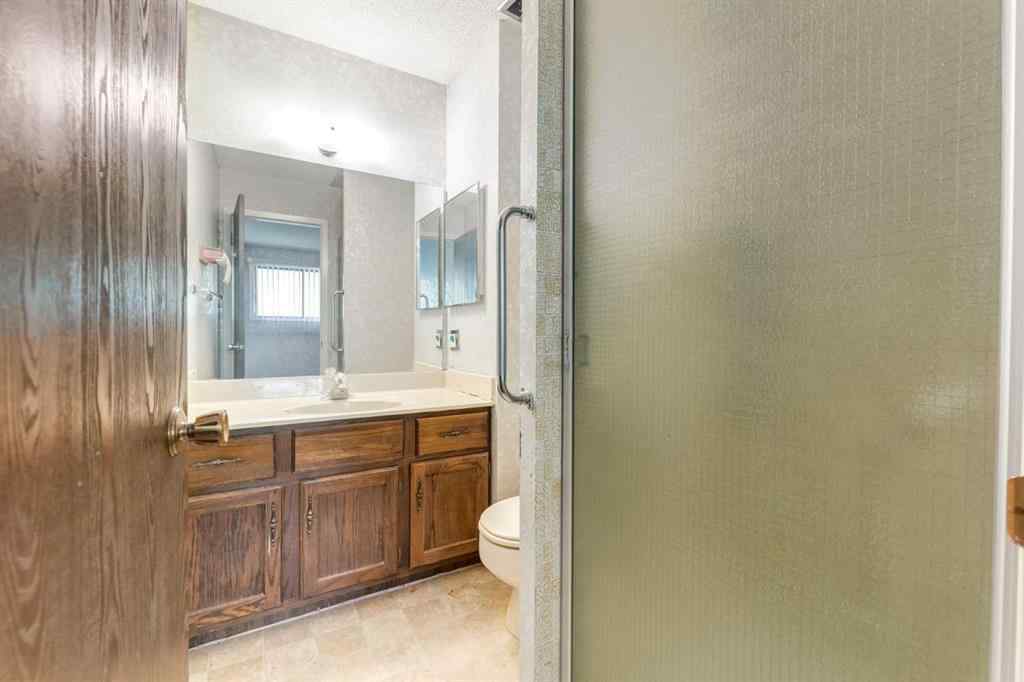 MLS® A2261278 - 300 Edgehill Drive NW in Edgemont Calgary, Residential