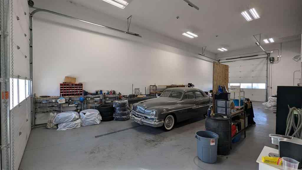 MLS® A2261283 - Unit #10 1075 36 Street N in Churchill Industrial Park Lethbridge, Commercial