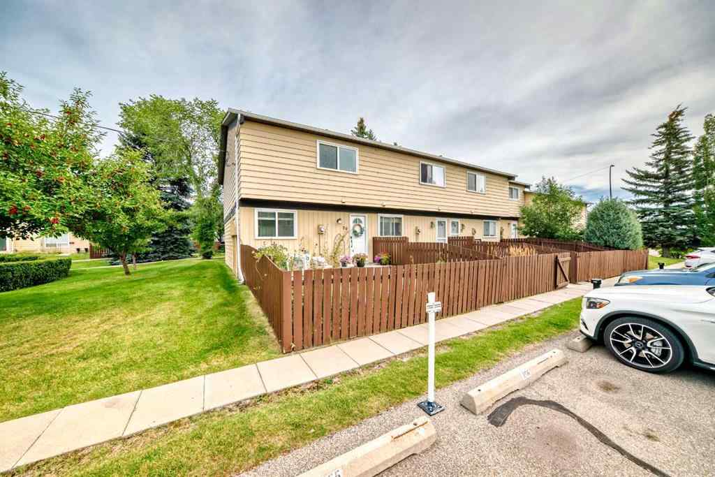 MLS® A2261292 - Unit #70 7205 4 Street NE in Huntington Hills Calgary, Residential