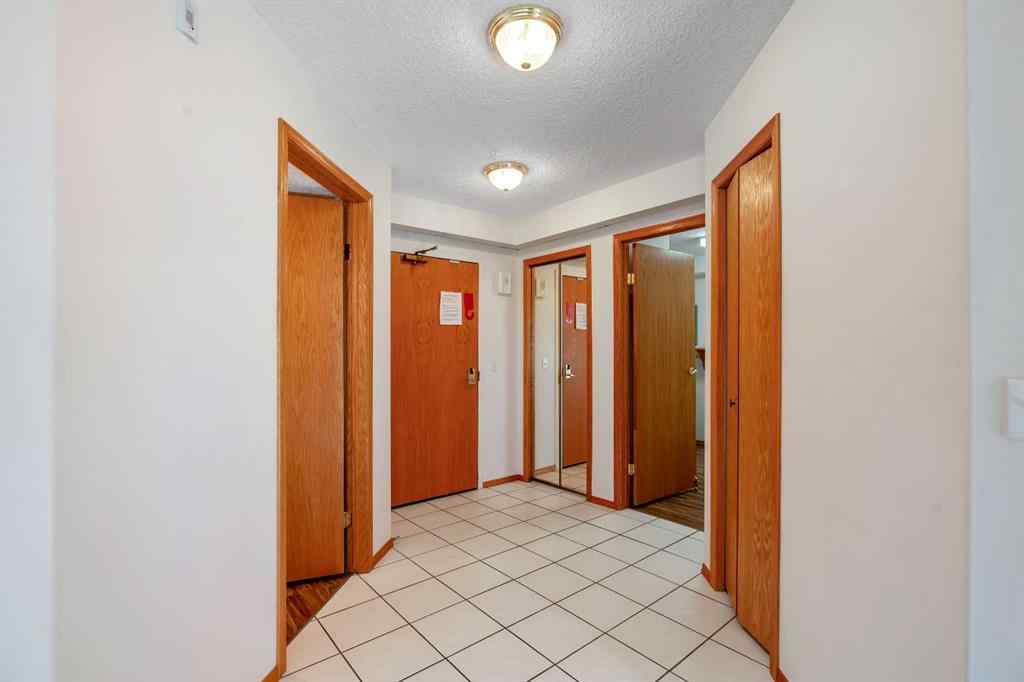 MLS® A2261309 - Unit #135 7229 Sierra Morena Boulevard SW in Signal Hill Calgary, Residential