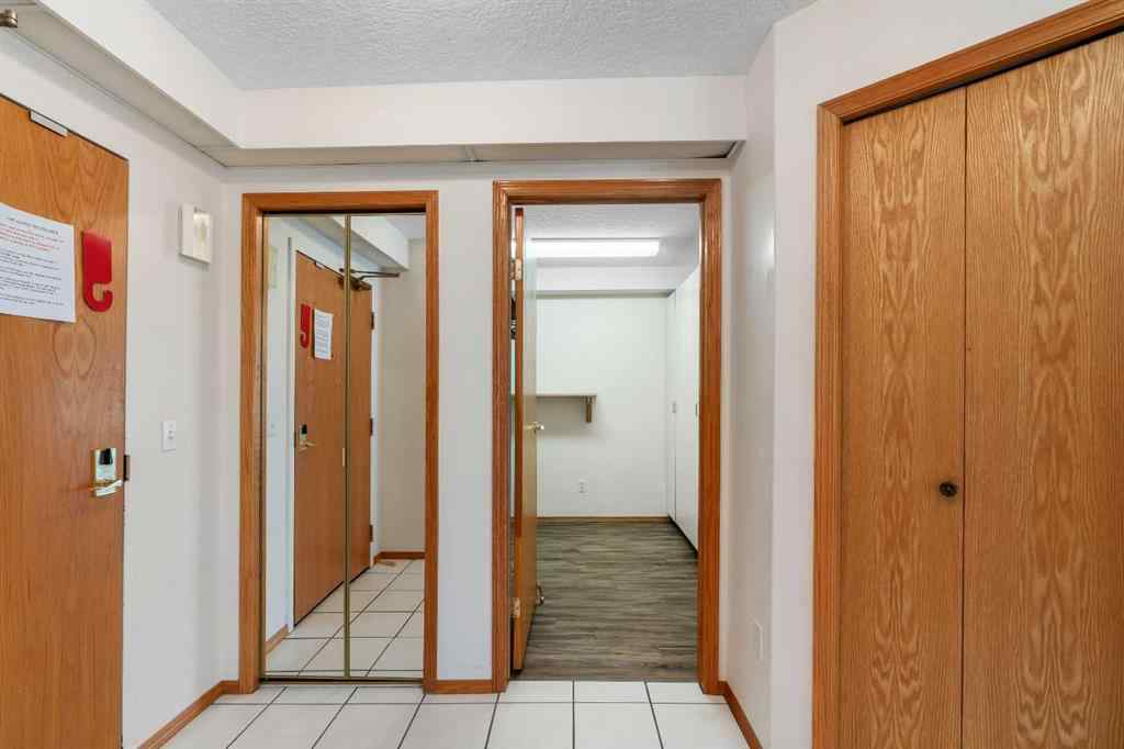 MLS® A2261309 - Unit #135 7229 Sierra Morena Boulevard SW in Signal Hill Calgary, Residential