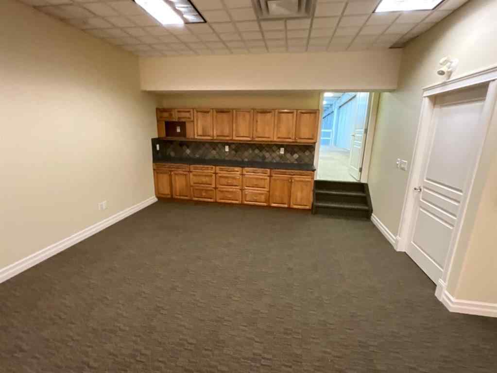 MLS® A2261320 - Unit #2 7429 49 Avenue  in Northlands Industrial Park Red Deer, Commercial