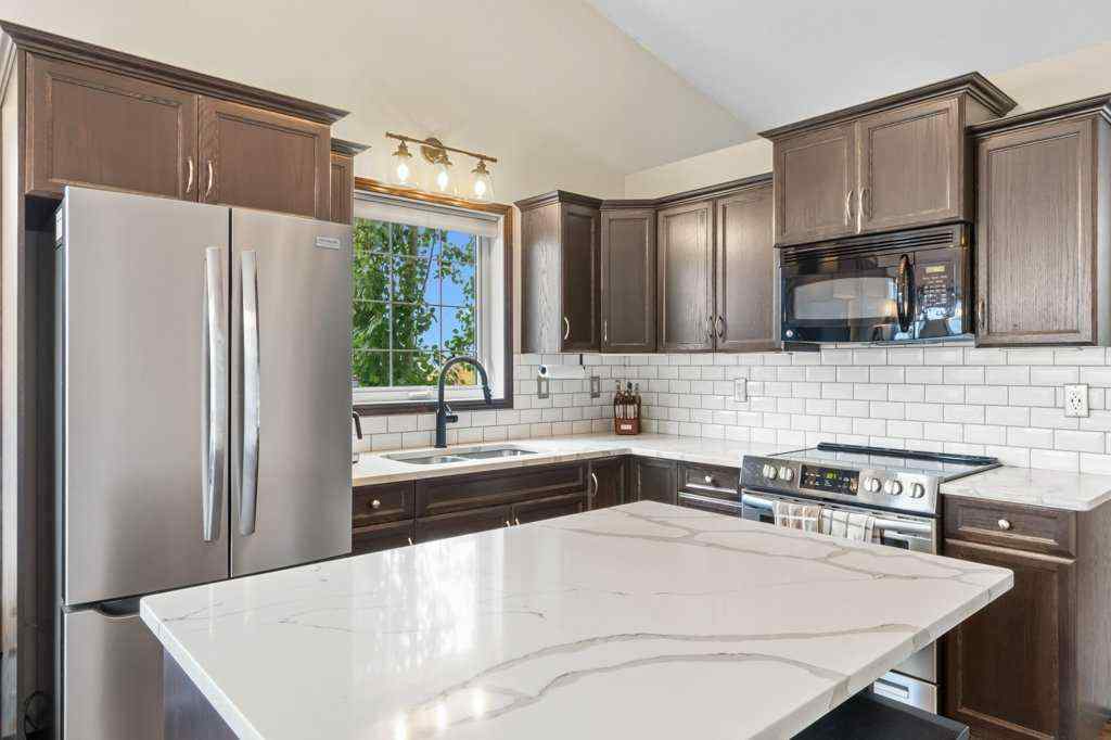 MLS® A2261323 - 90 Larsen Crescent  in Lonsdale Red Deer, Residential