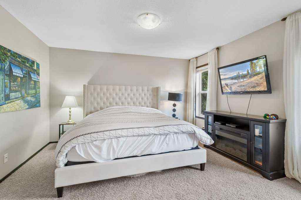 MLS® A2261323 - 90 Larsen Crescent  in Lonsdale Red Deer, Residential