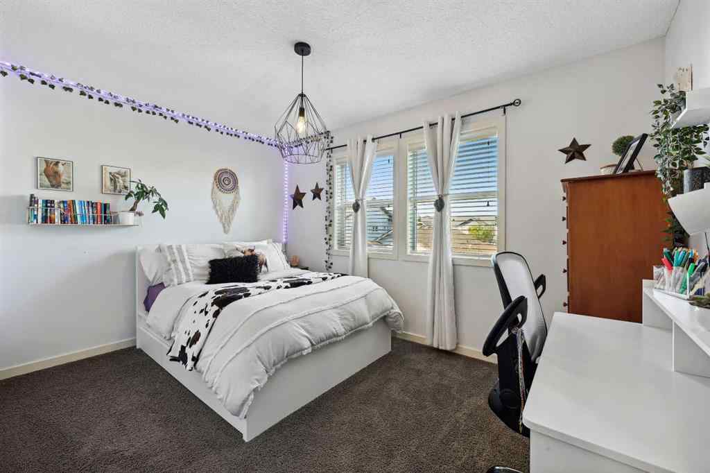 MLS® A2261327 - 272 Kingsmere Cove SE in Kings Heights Airdrie, Residential