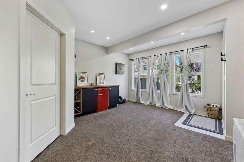 MLS® A2261327 - 272 Kingsmere Cove SE in Kings Heights Airdrie, Residential