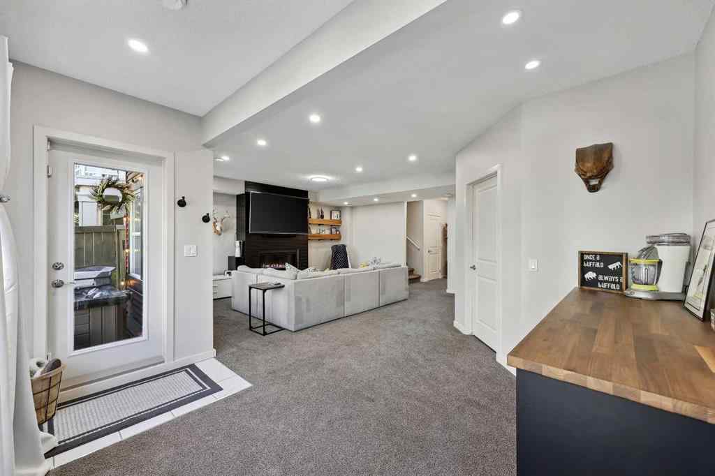 MLS® A2261327 - 272 Kingsmere Cove SE in Kings Heights Airdrie, Residential