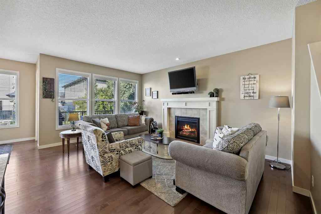 MLS® A2261327 - 272 Kingsmere Cove SE in Kings Heights Airdrie, Residential