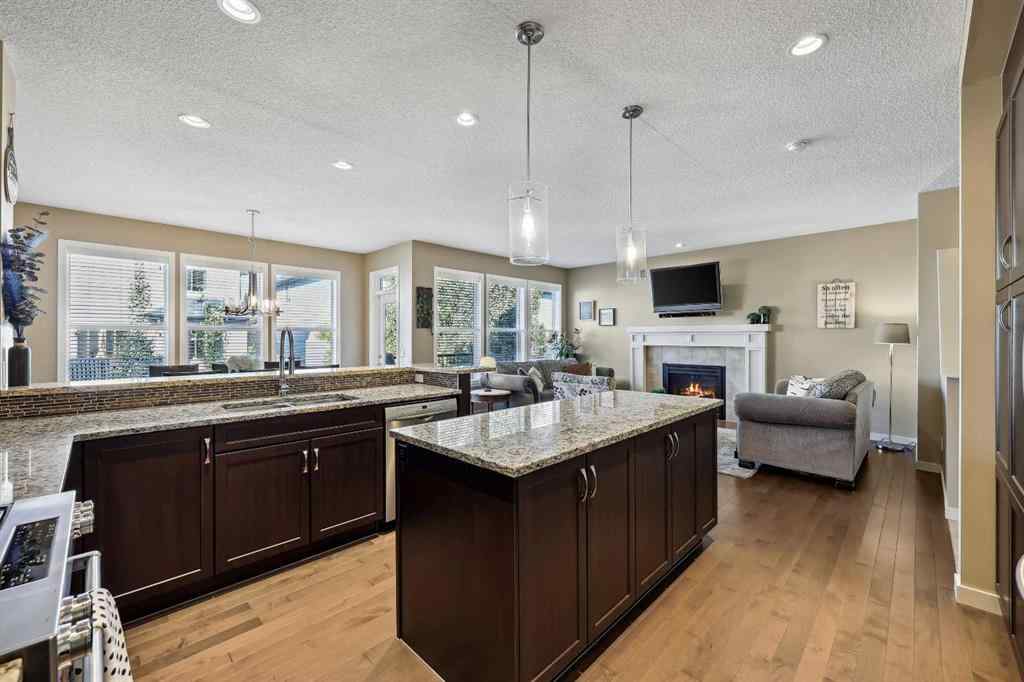 MLS® A2261327 - 272 Kingsmere Cove SE in Kings Heights Airdrie, Residential