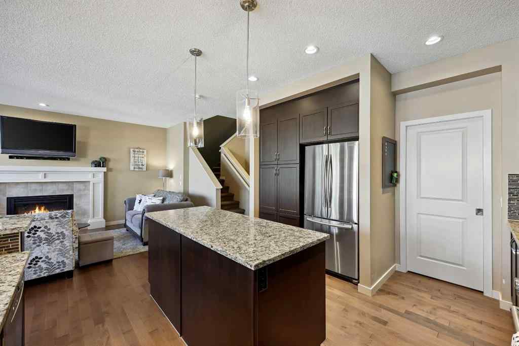 MLS® A2261327 - 272 Kingsmere Cove SE in Kings Heights Airdrie, Residential