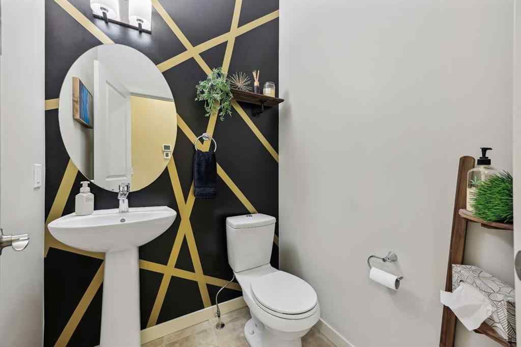 MLS® A2261327 - 272 Kingsmere Cove SE in Kings Heights Airdrie, Residential