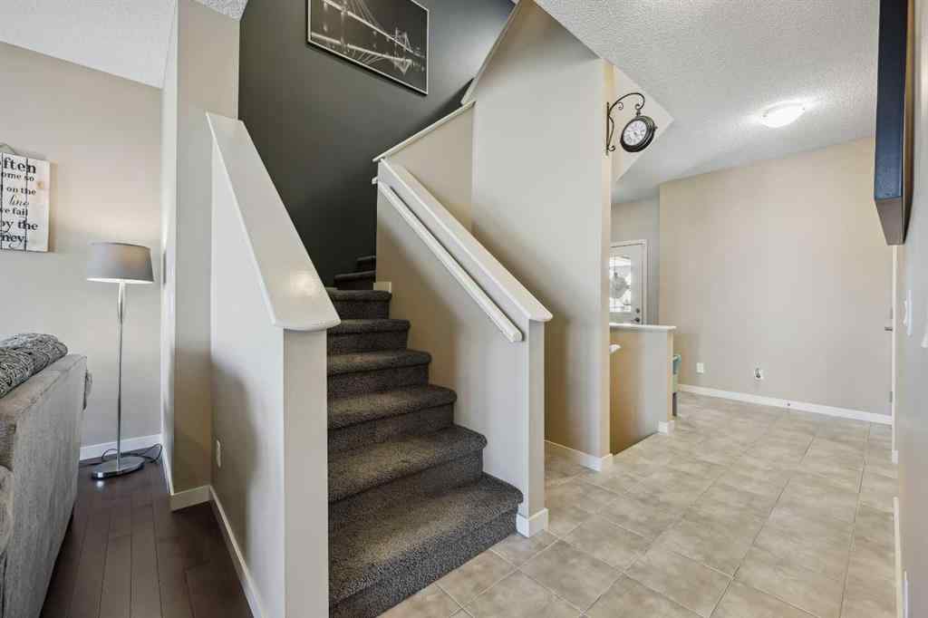 MLS® A2261327 - 272 Kingsmere Cove SE in Kings Heights Airdrie, Residential