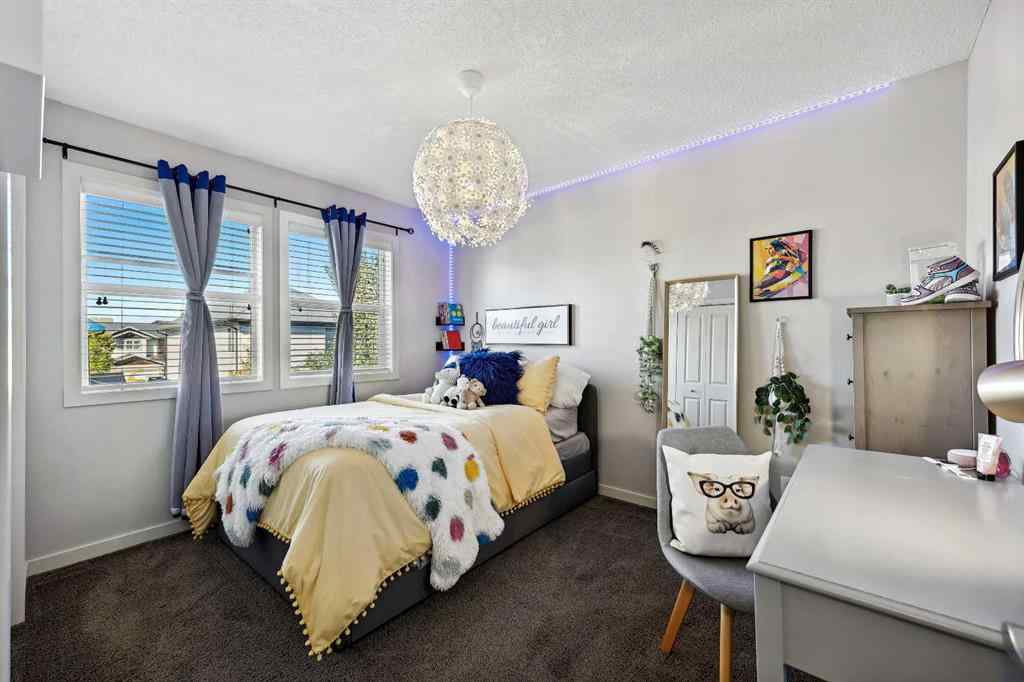 MLS® A2261327 - 272 Kingsmere Cove SE in Kings Heights Airdrie, Residential