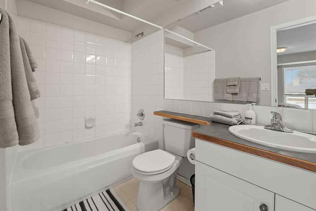 MLS® A2261332 - Unit #208 6118 53 Avenue  in Highland Green Red Deer, Residential