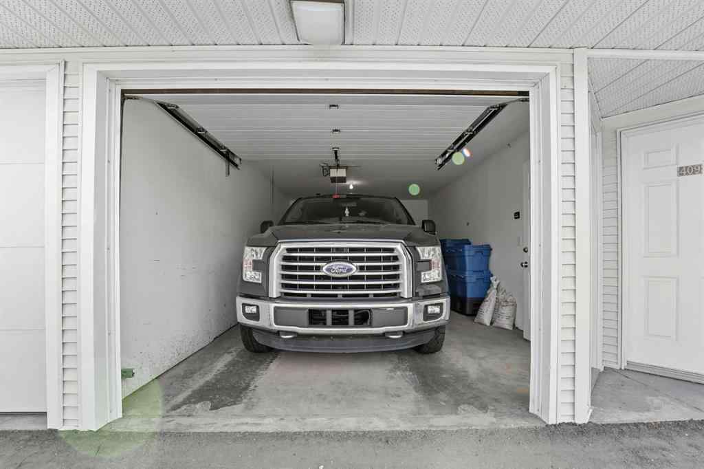 MLS® A2261332 - Unit #208 6118 53 Avenue  in Highland Green Red Deer, Residential