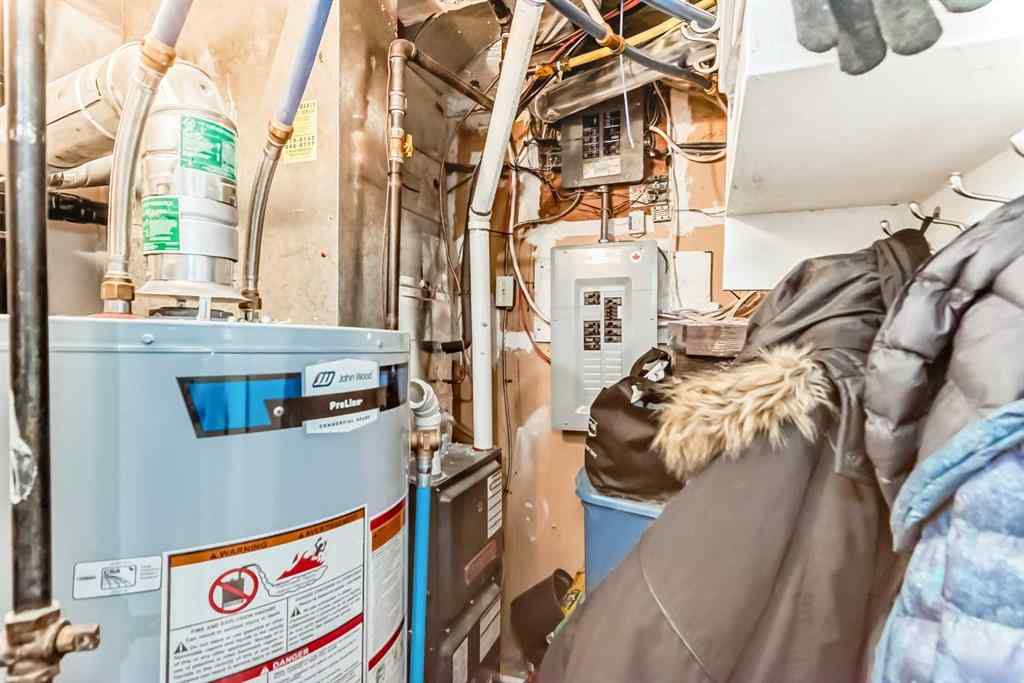 MLS® A2261361 - 7508 36 Avenue NW in Bowness Calgary, Residential