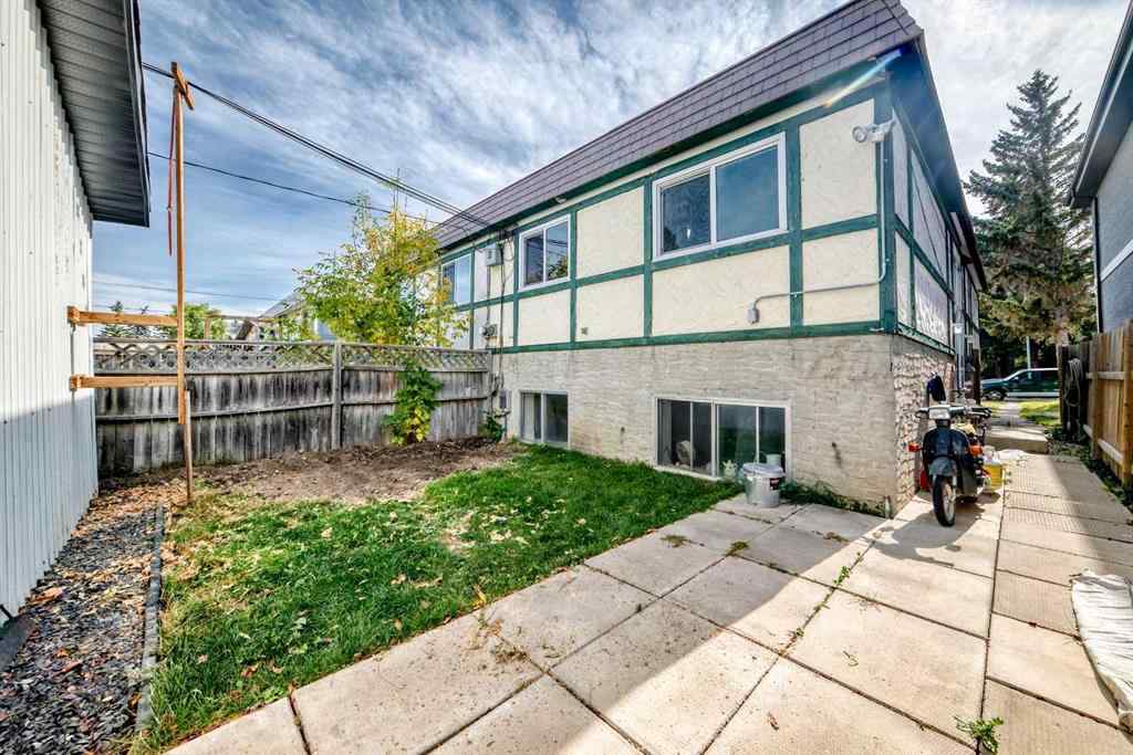 MLS® A2261361 - 7508 36 Avenue NW in Bowness Calgary, Residential