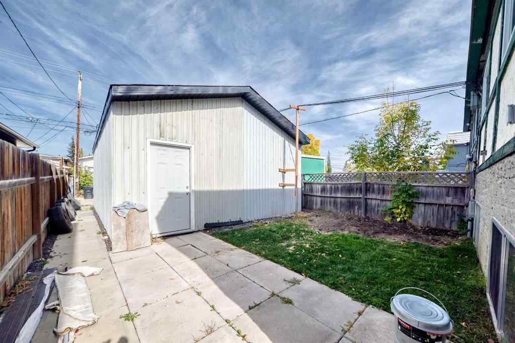 MLS® A2261361 - 7508 36 Avenue NW in Bowness Calgary, Residential