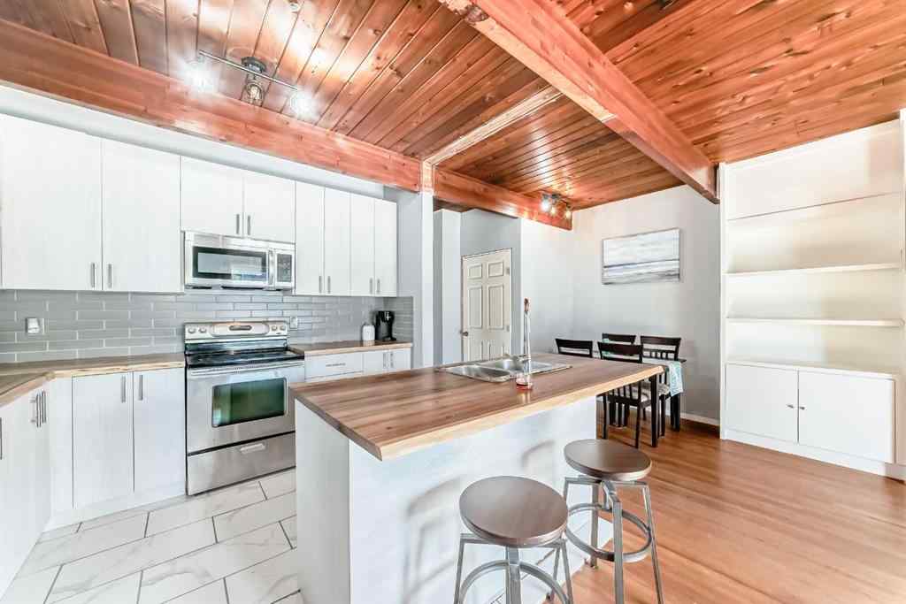 MLS® A2261361 - 7508 36 Avenue NW in Bowness Calgary, Residential