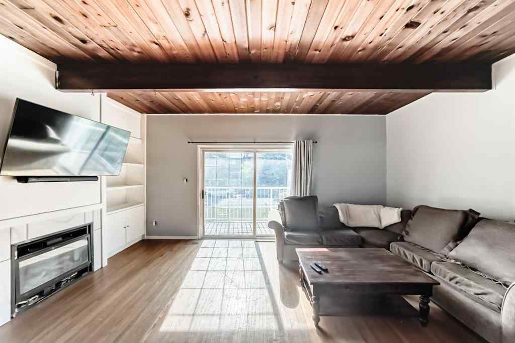 MLS® A2261361 - 7508 36 Avenue NW in Bowness Calgary, Residential