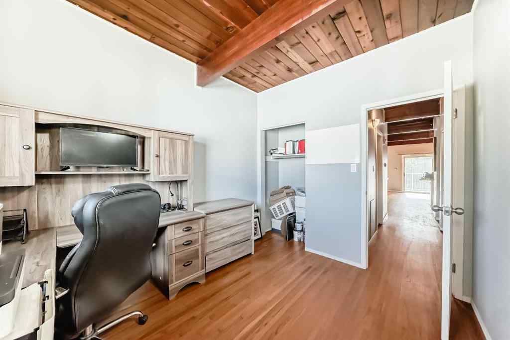 MLS® A2261361 - 7508 36 Avenue NW in Bowness Calgary, Residential