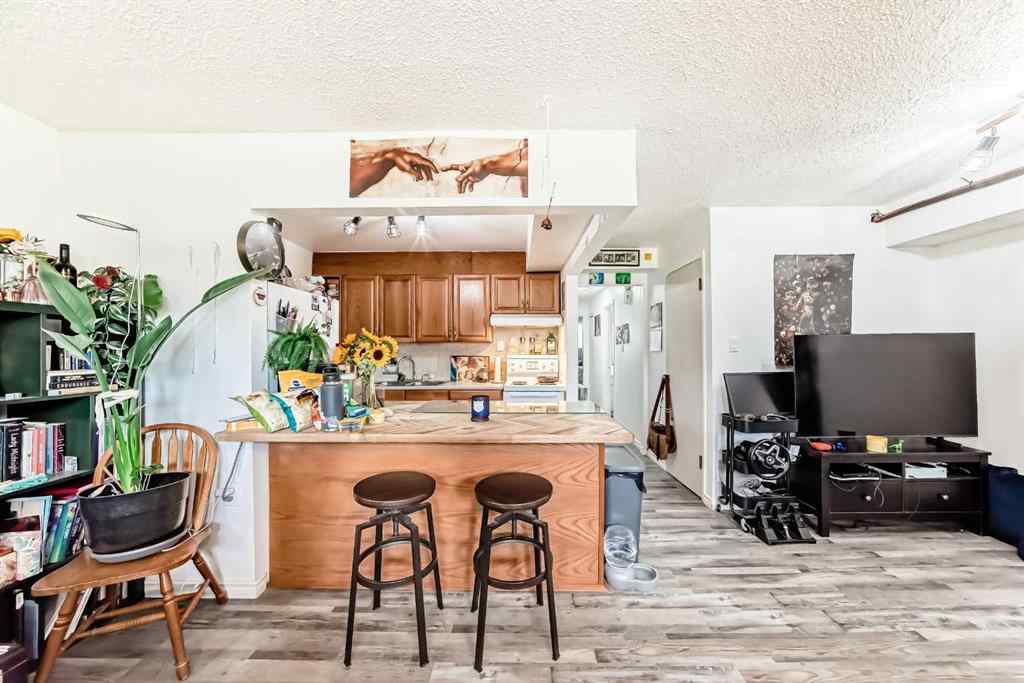 MLS® A2261361 - 7508 36 Avenue NW in Bowness Calgary, Residential