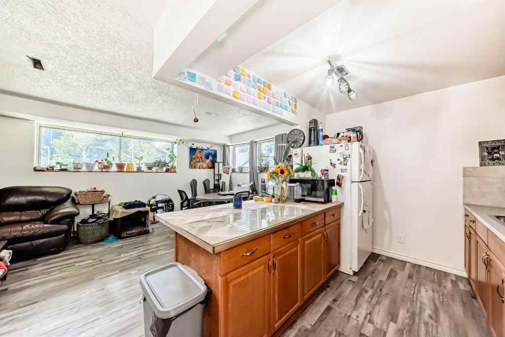 MLS® A2261361 - 7508 36 Avenue NW in Bowness Calgary, Residential