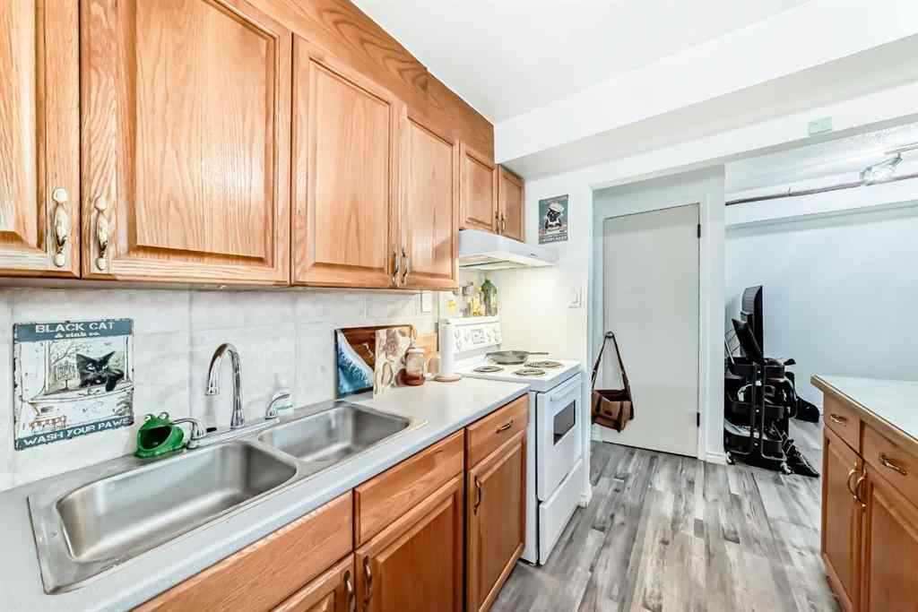 MLS® A2261361 - 7508 36 Avenue NW in Bowness Calgary, Residential