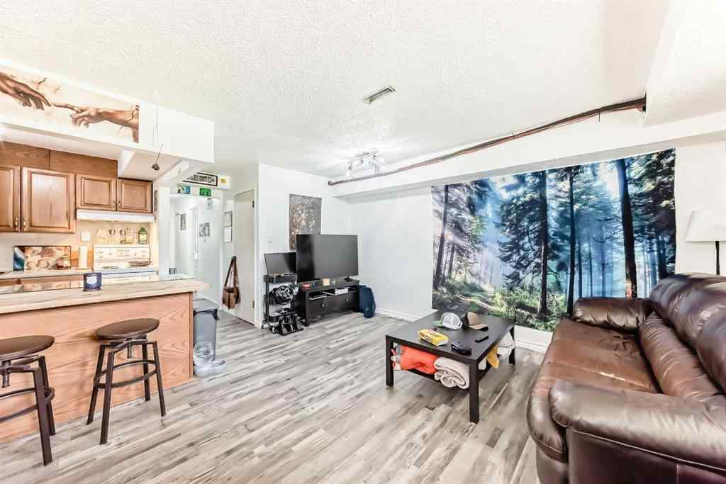 MLS® A2261361 - 7508 36 Avenue NW in Bowness Calgary, Residential