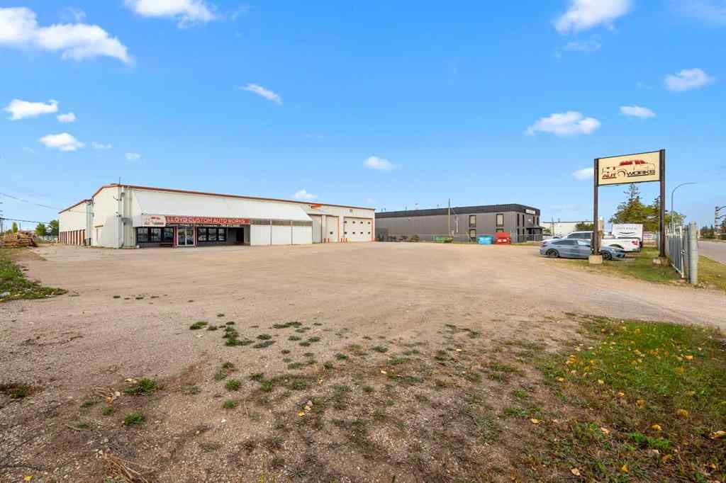 MLS® A2261385 - 5114 62 Street  in Glen E. Neilsen Industrial Park Lloydminster, Commercial