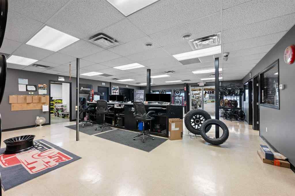 MLS® A2261385 - 5114 62 Street  in Glen E. Neilsen Industrial Park Lloydminster, Commercial
