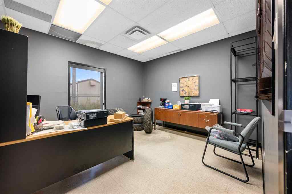 MLS® A2261385 - 5114 62 Street  in Glen E. Neilsen Industrial Park Lloydminster, Commercial