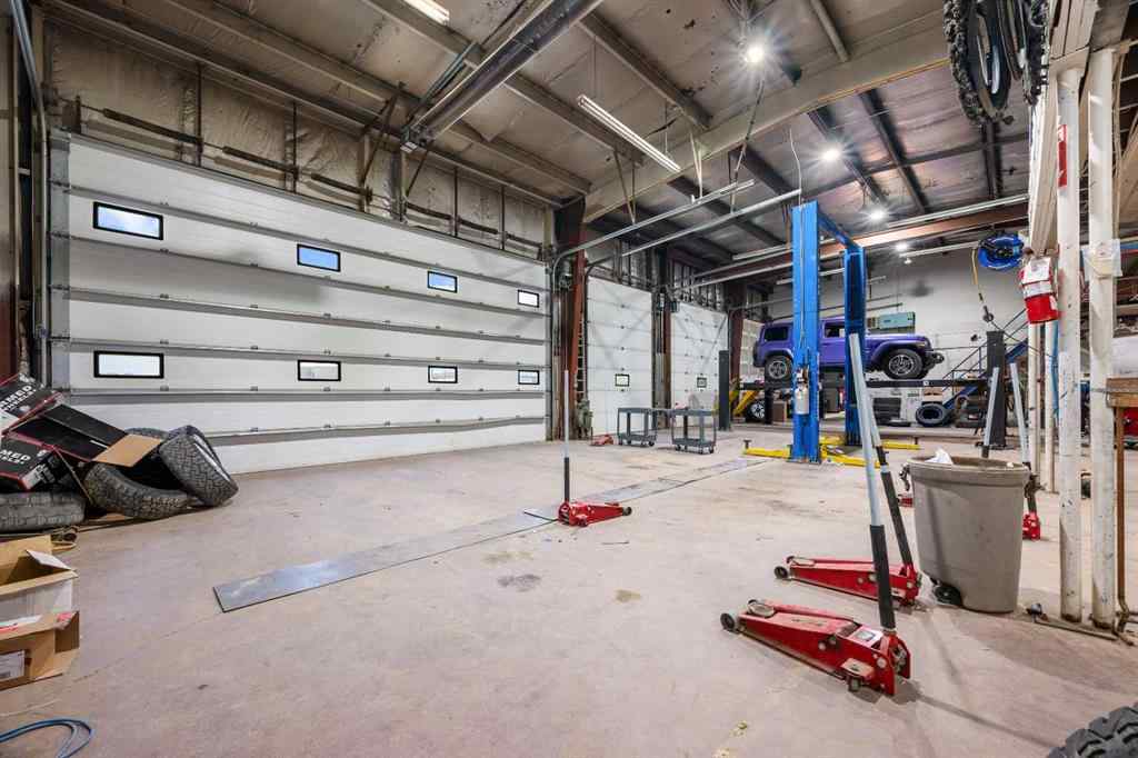 MLS® A2261385 - 5114 62 Street  in Glen E. Neilsen Industrial Park Lloydminster, Commercial