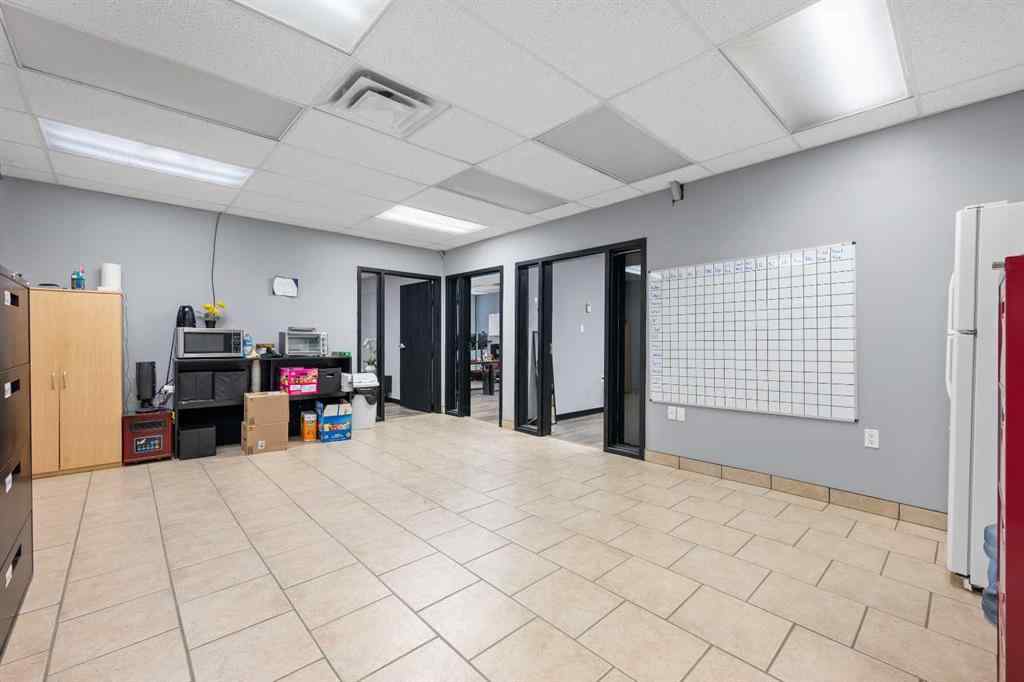 MLS® A2261385 - 5114 62 Street  in Glen E. Neilsen Industrial Park Lloydminster, Commercial