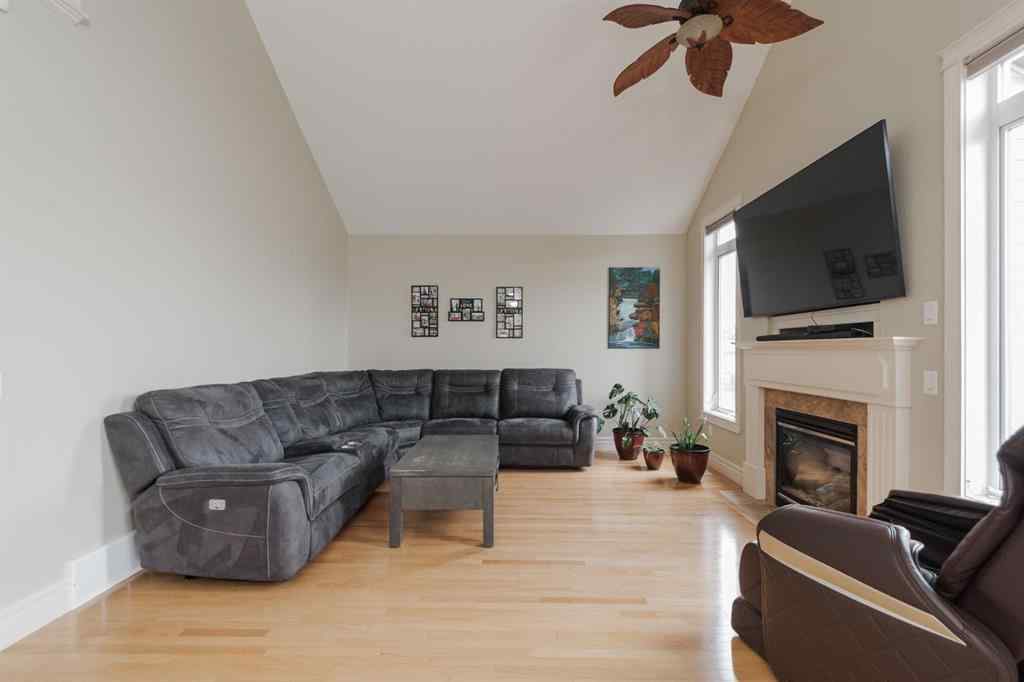 MLS® A2261397 - 403 Falcon Drive  in Eagle Ridge Fort McMurray, Residential