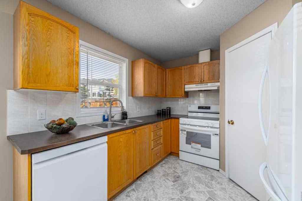 MLS® A2261419 - 1405 Eagleview Place NW in Eagleview Estates High River, Residential