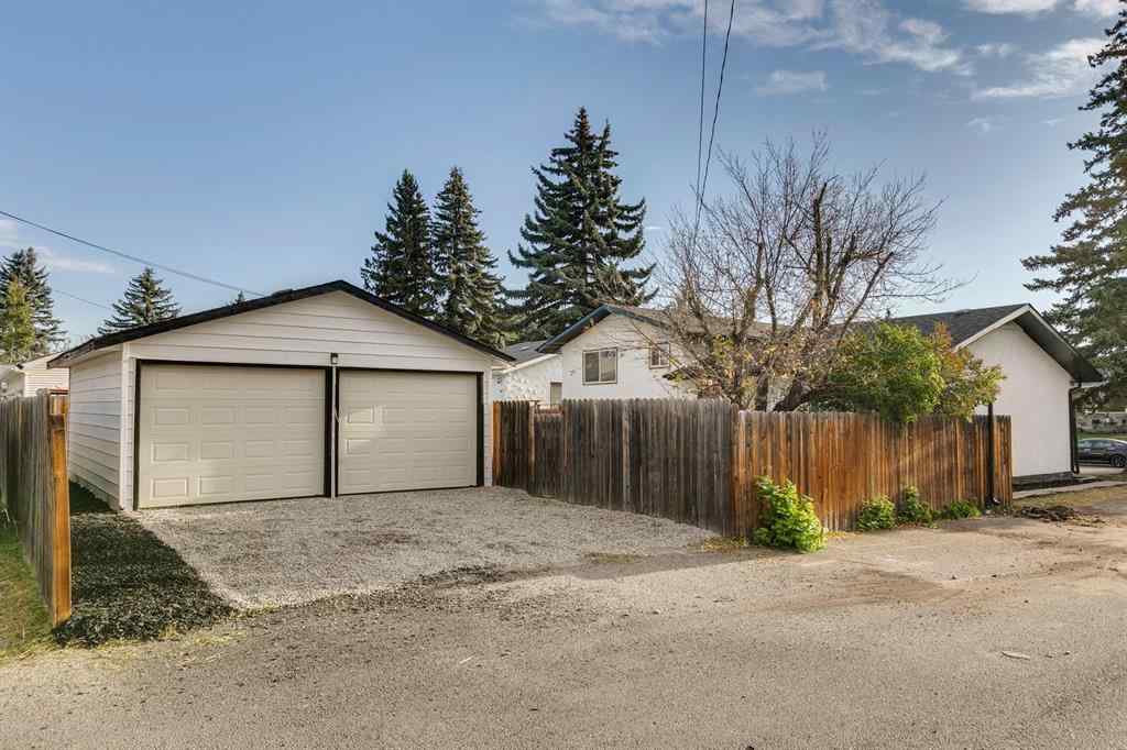 MLS® A2261425 - 1304 Lake Sylvan Drive SE in Bonavista Downs Calgary, Residential