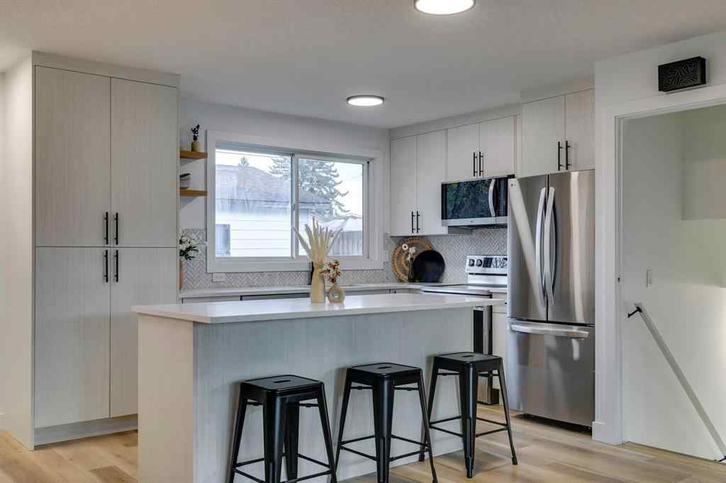 MLS® A2261425 - 1304 Lake Sylvan Drive SE in Bonavista Downs Calgary, Residential