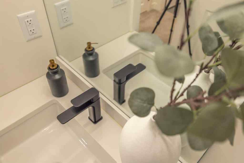 MLS® A2261431 - Unit #2 3423 5 Avenue NW in Parkdale Calgary, Residential