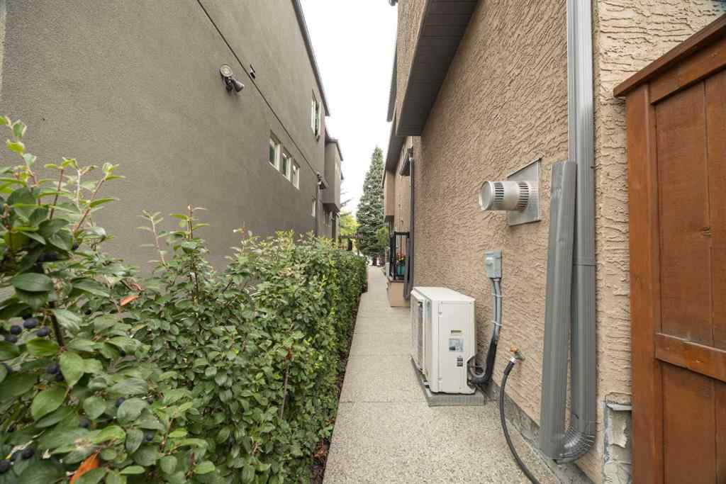 MLS® A2261431 - Unit #2 3423 5 Avenue NW in Parkdale Calgary, Residential