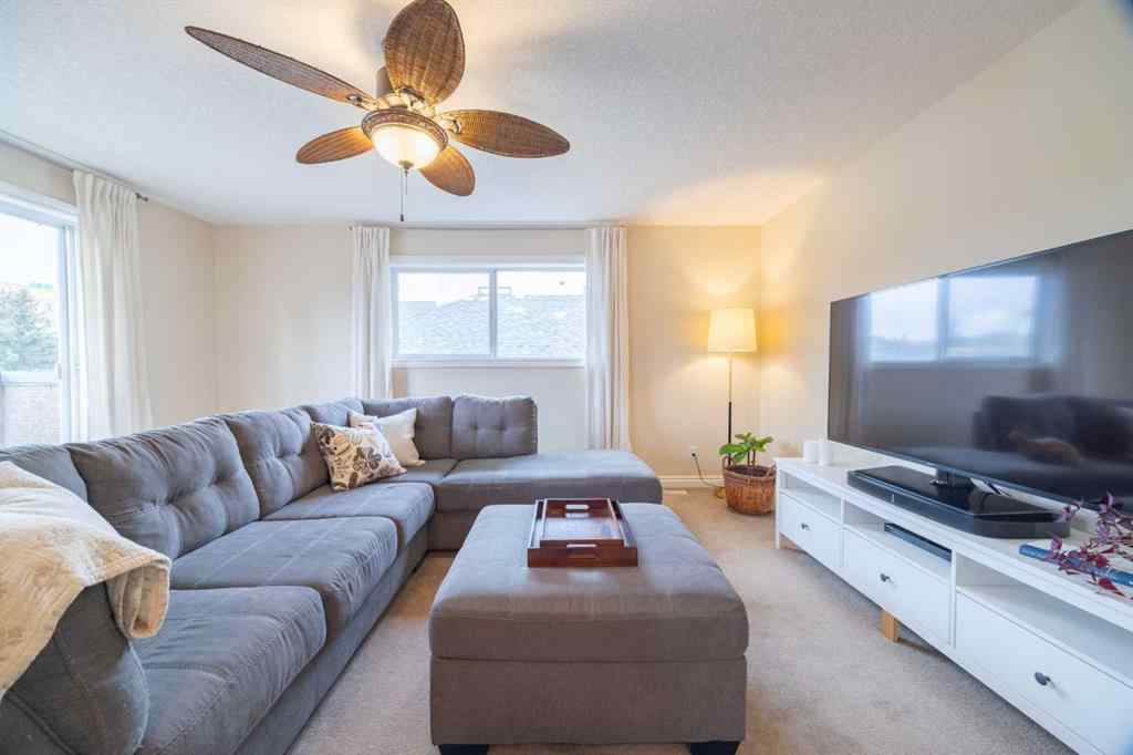 MLS® A2261431 - Unit #2 3423 5 Avenue NW in Parkdale Calgary, Residential