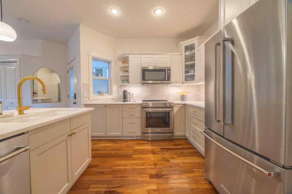 MLS® A2261431 - Unit #2 3423 5 Avenue NW in Parkdale Calgary, Residential